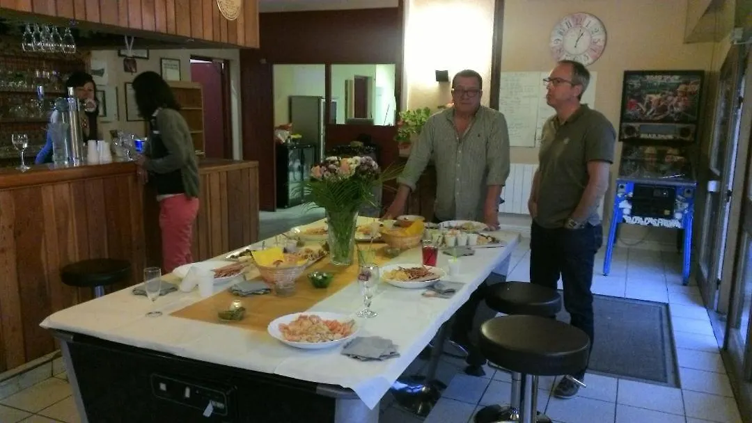 Affittacamere Le Grand Chatelard Hotel Bar Restaurant Sainte-Marie-de-Cuines Francia